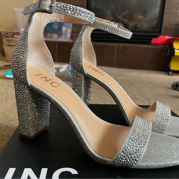 👠 I.N.C silver sparkling heel - Picture 3 of 6